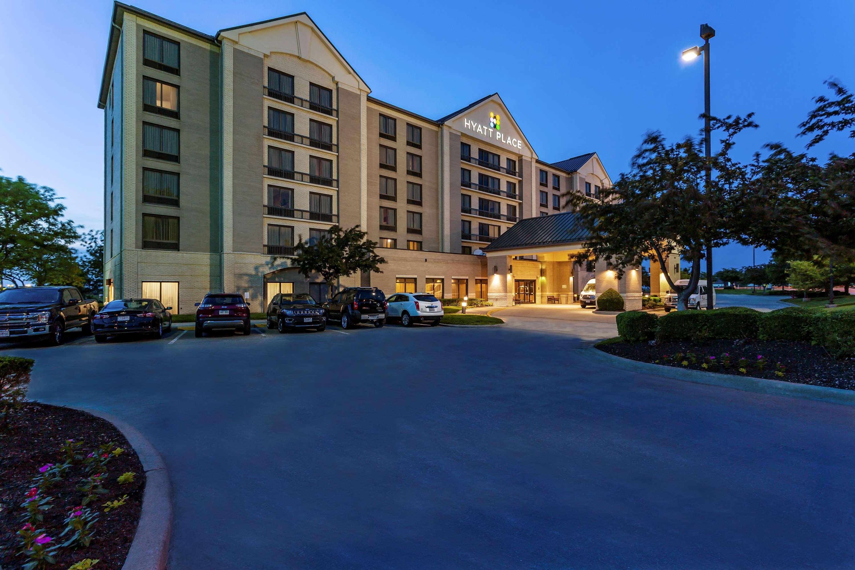 Wyndham Garden Kansas City Airport Exterior photo