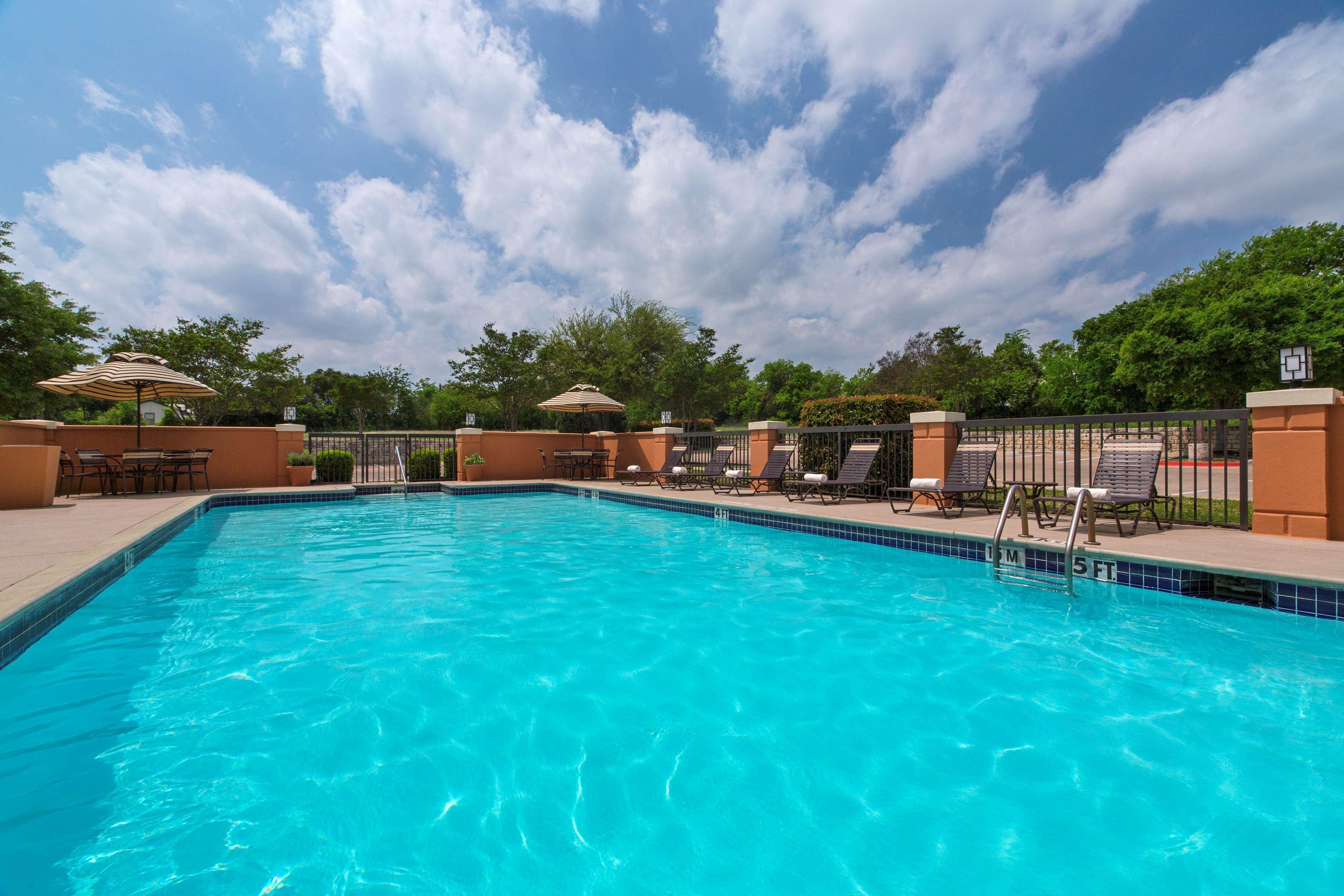 Wyndham Garden Kansas City Airport Exterior photo